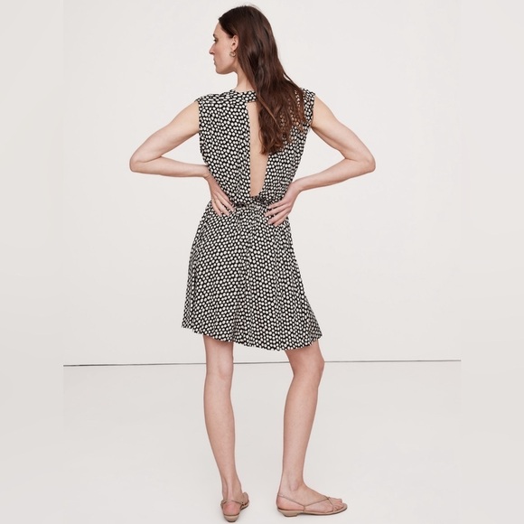 NWT! Banana Republic Black Jersey Knit Mini Dress - Multiple Sizes 🦦 - Picture 2 of 5